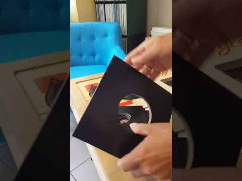Single cover cardboard black