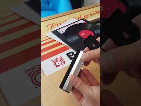 Record pro brush velvet/carbon