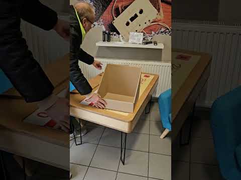Cardboard box for 60 long-playing records